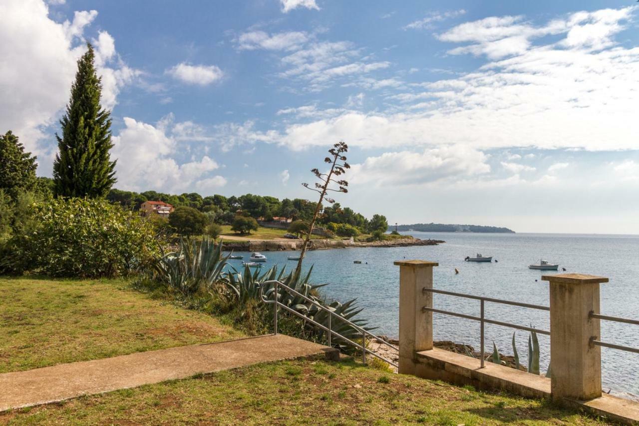 Apartments Tonka Near Beach And Sea Pula Exterior photo